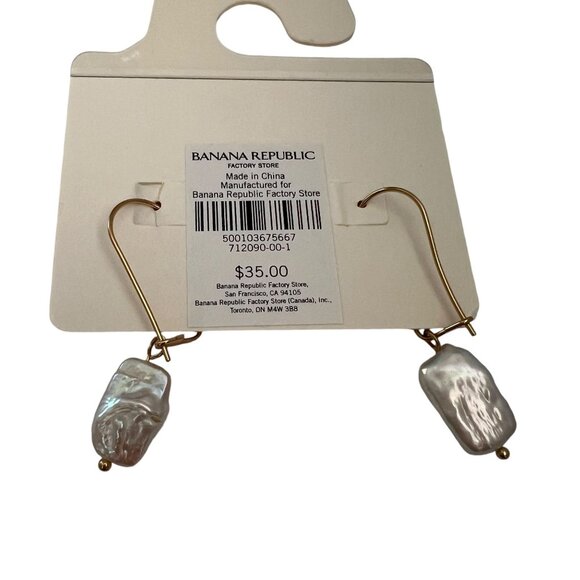 NWT Banana Republic Gold Tone Drop Earrings With Baroque Pearls - Picture 3 of 6